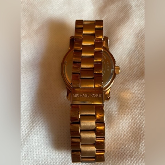 Michael Kors rose gold-Tone watch Swarovski crystals. Brown mother of pearl dial - Picture 4 of 6